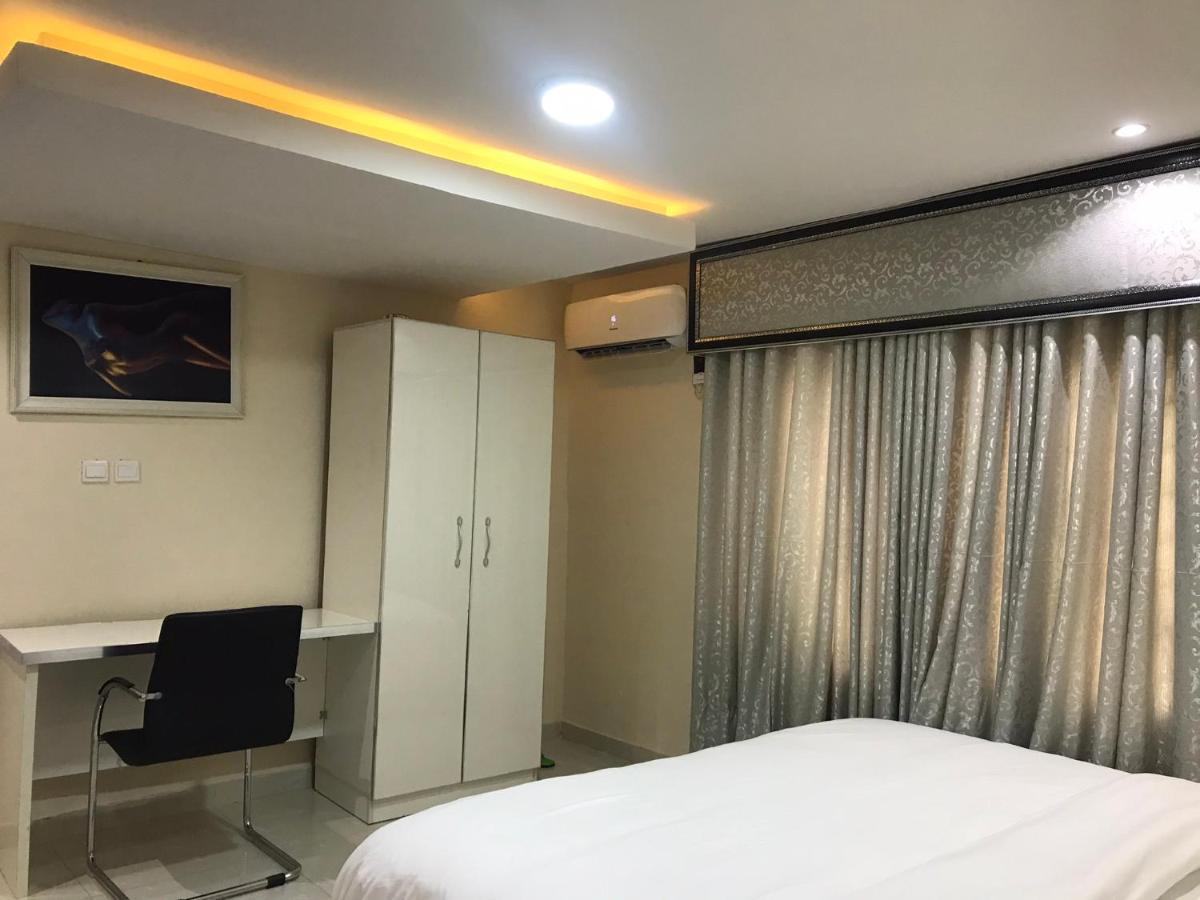 Appleville Suites Икеджа Екстериор снимка