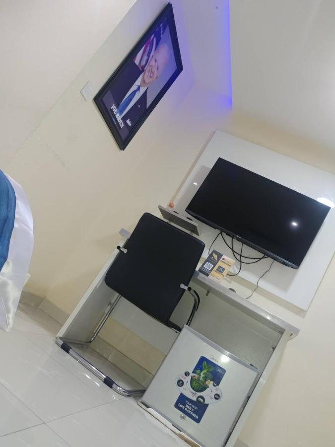 Appleville Suites Икеджа Екстериор снимка