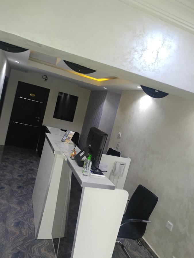 Appleville Suites Икеджа Екстериор снимка